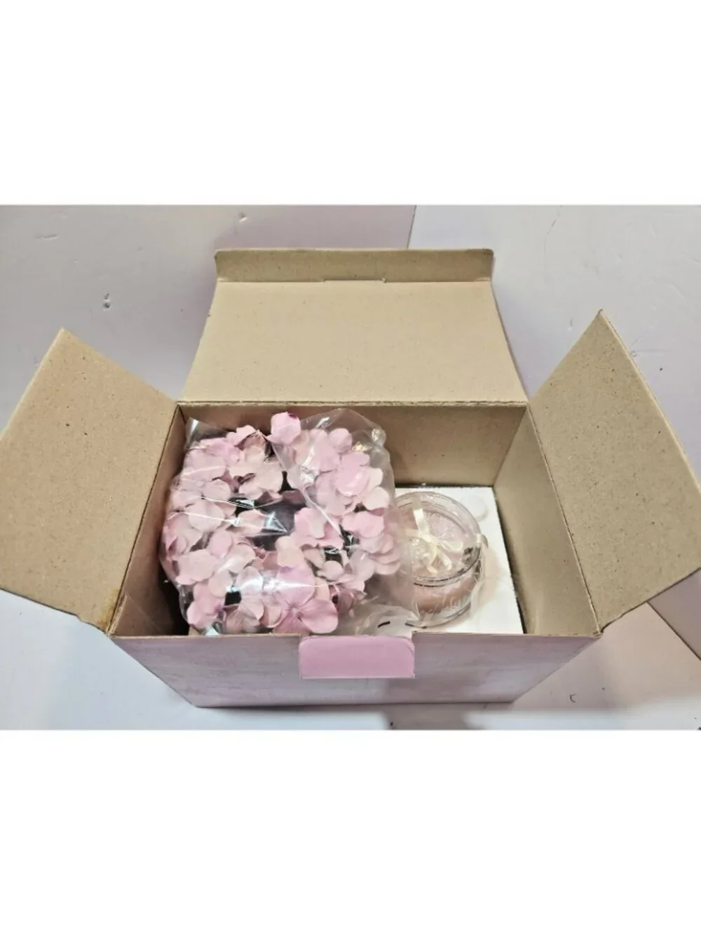 Avon Home Fragrance Collection Candle Jar Lamp Hydrangea and Lilac NIB